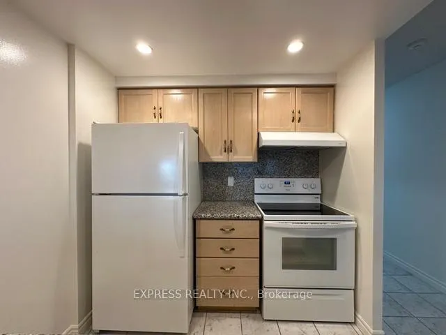 Front of Unit 1222, 168 Simcoe Street