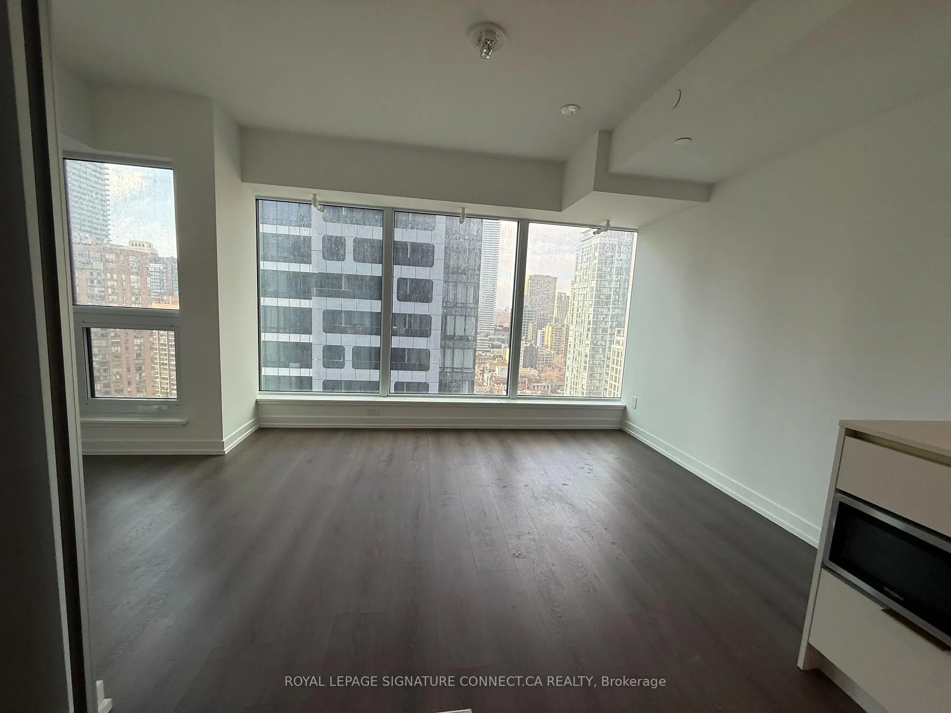 Photo 8 of Unit 2707, 8 Wellesley Street, Toronto, Bay Street Corridor — HOMEH