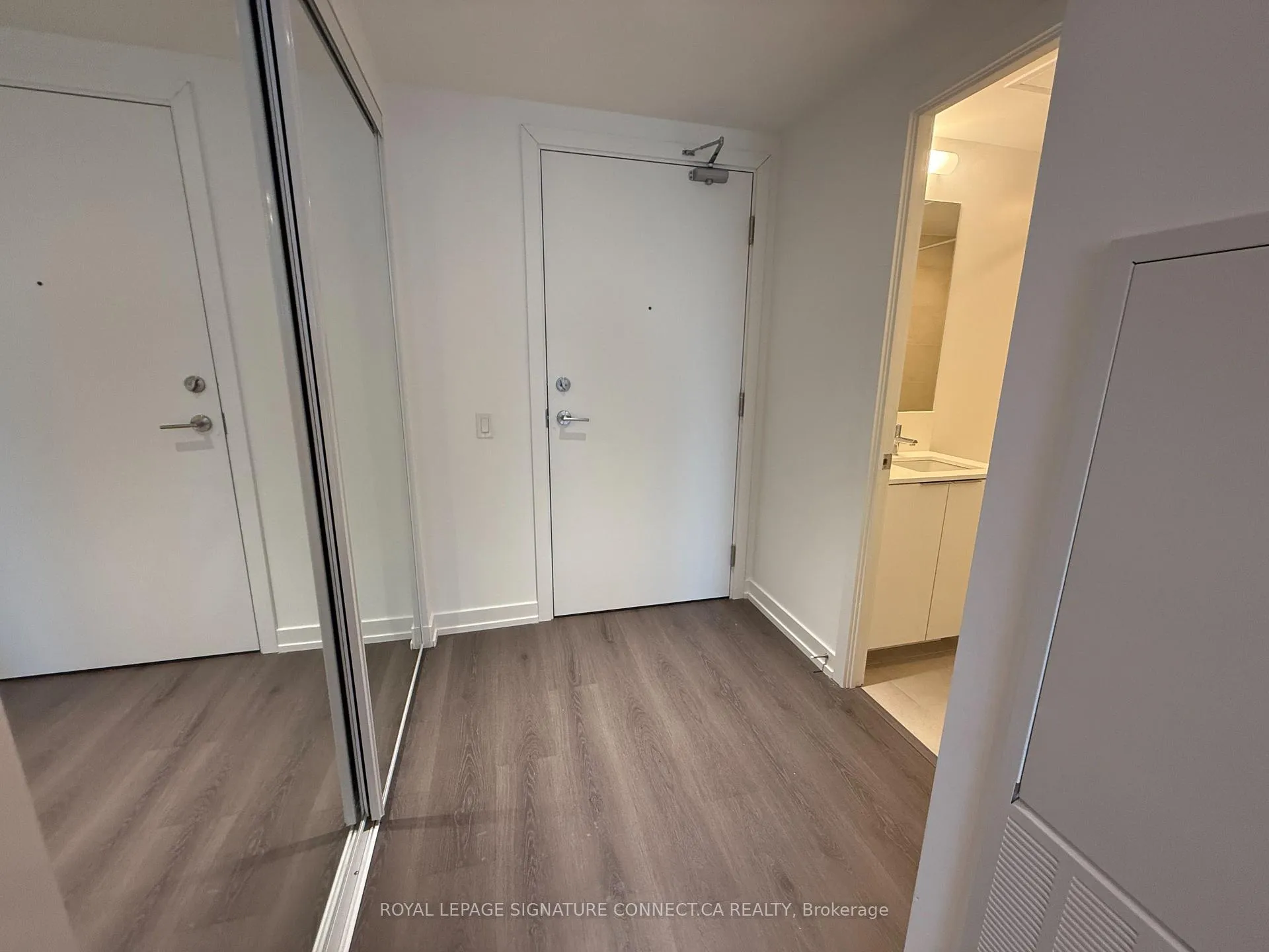 Photo 10 of Unit 2707, 8 Wellesley Street, Toronto, Bay Street Corridor — HOMEH