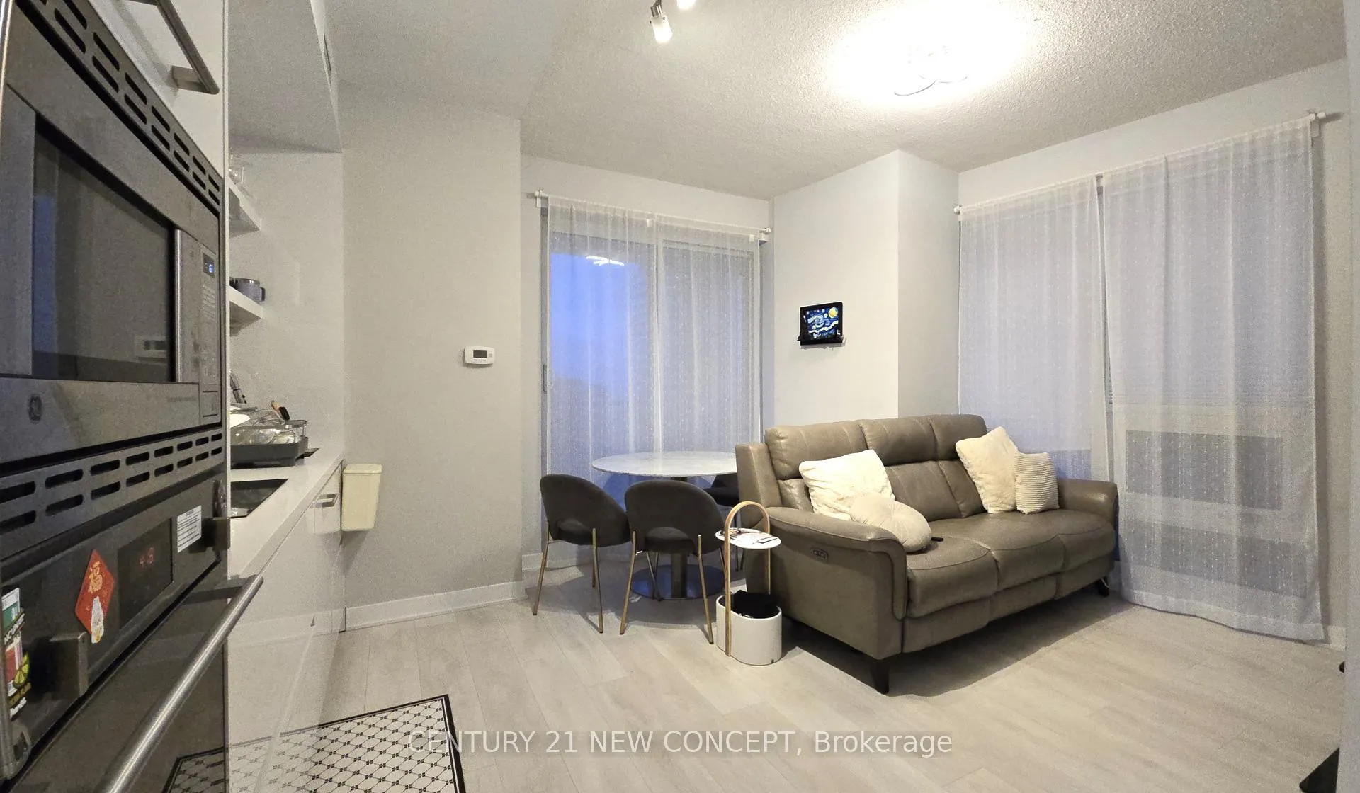 Photo 4 of Unit 3602, 2221 Yonge Street, Toronto, Mount Pleasant West — HOMEH