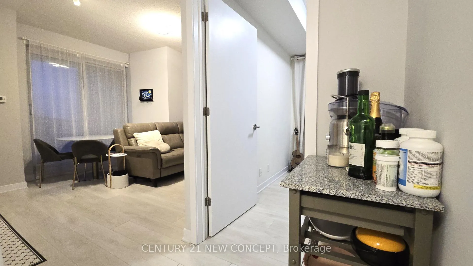 Photo 7 of Unit 3602, 2221 Yonge Street, Toronto, Mount Pleasant West — HOMEH