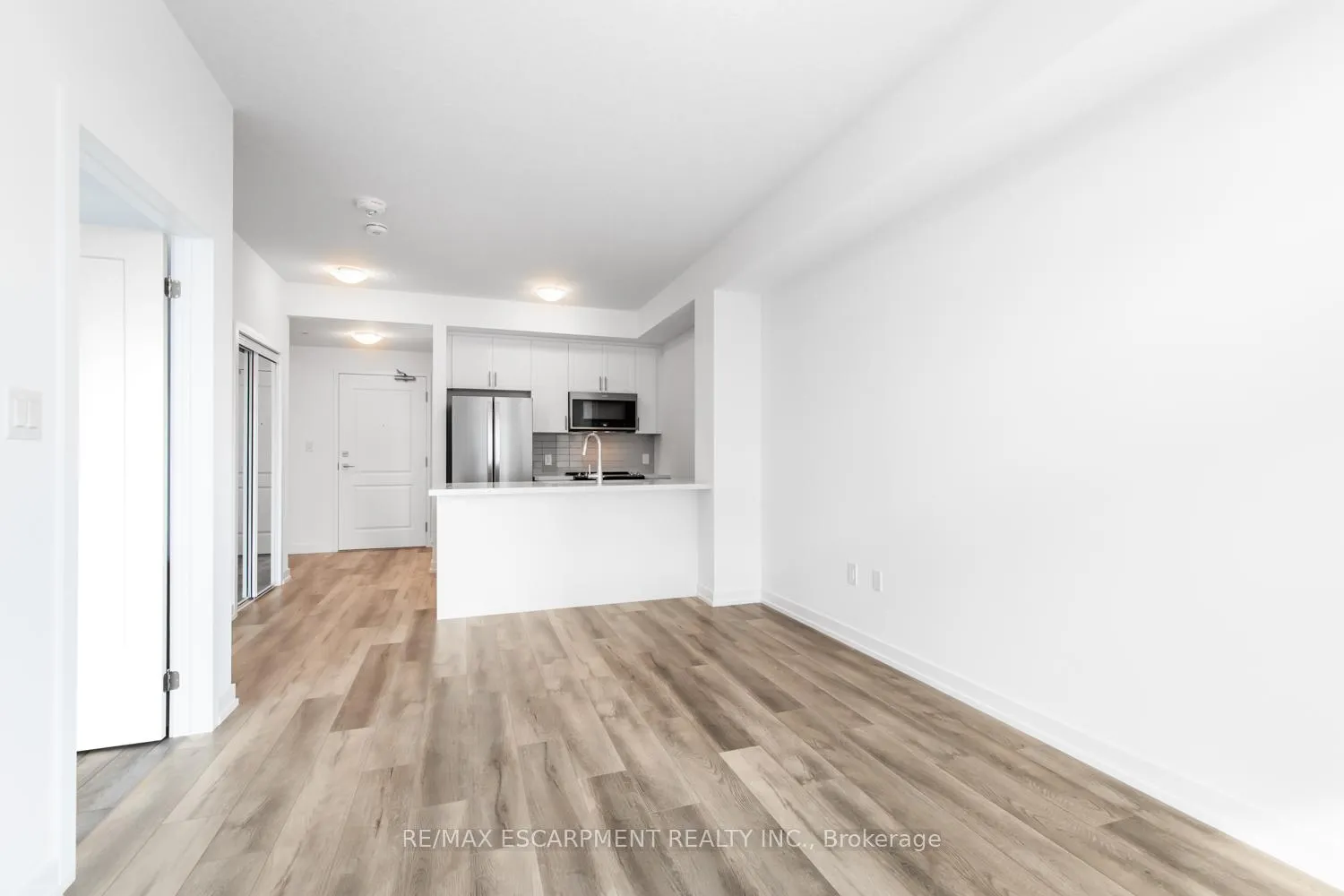 Photo 10 of Unit 616, 470 Dundas Street E, Hamilton, Waterdown — HOMEH