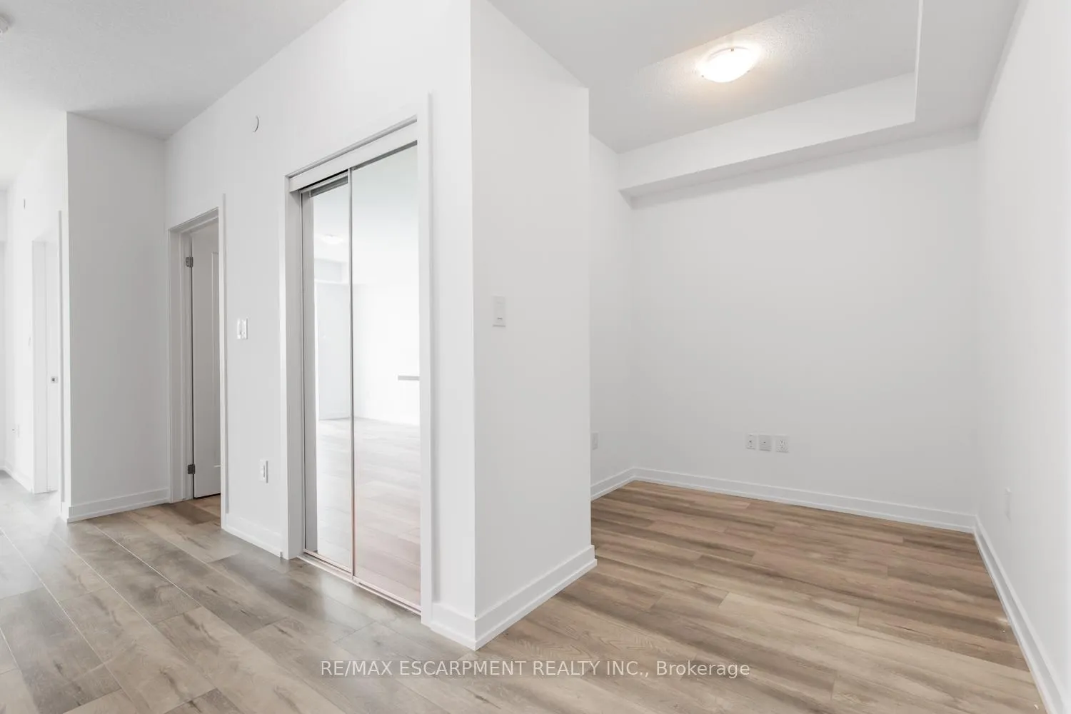 Photo 20 of Unit 616, 470 Dundas Street E, Hamilton, Waterdown — HOMEH