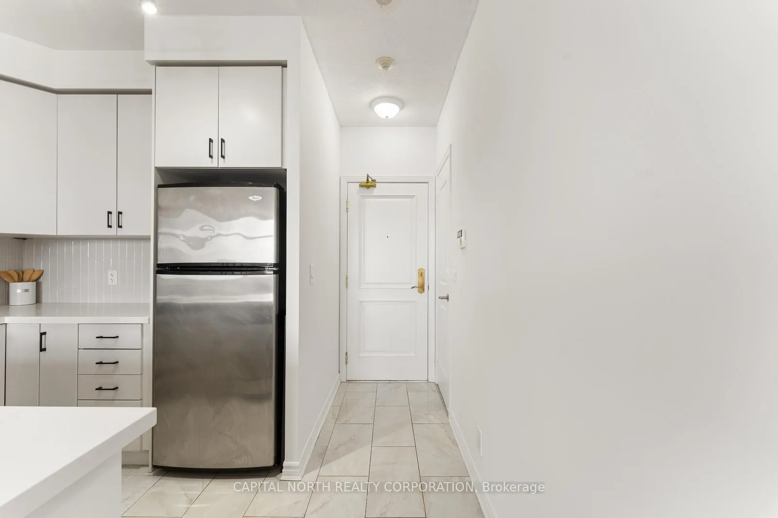 Photo 4 of Unit 915, 9225 Jane Street, Vaughan, Maple — HOMEH