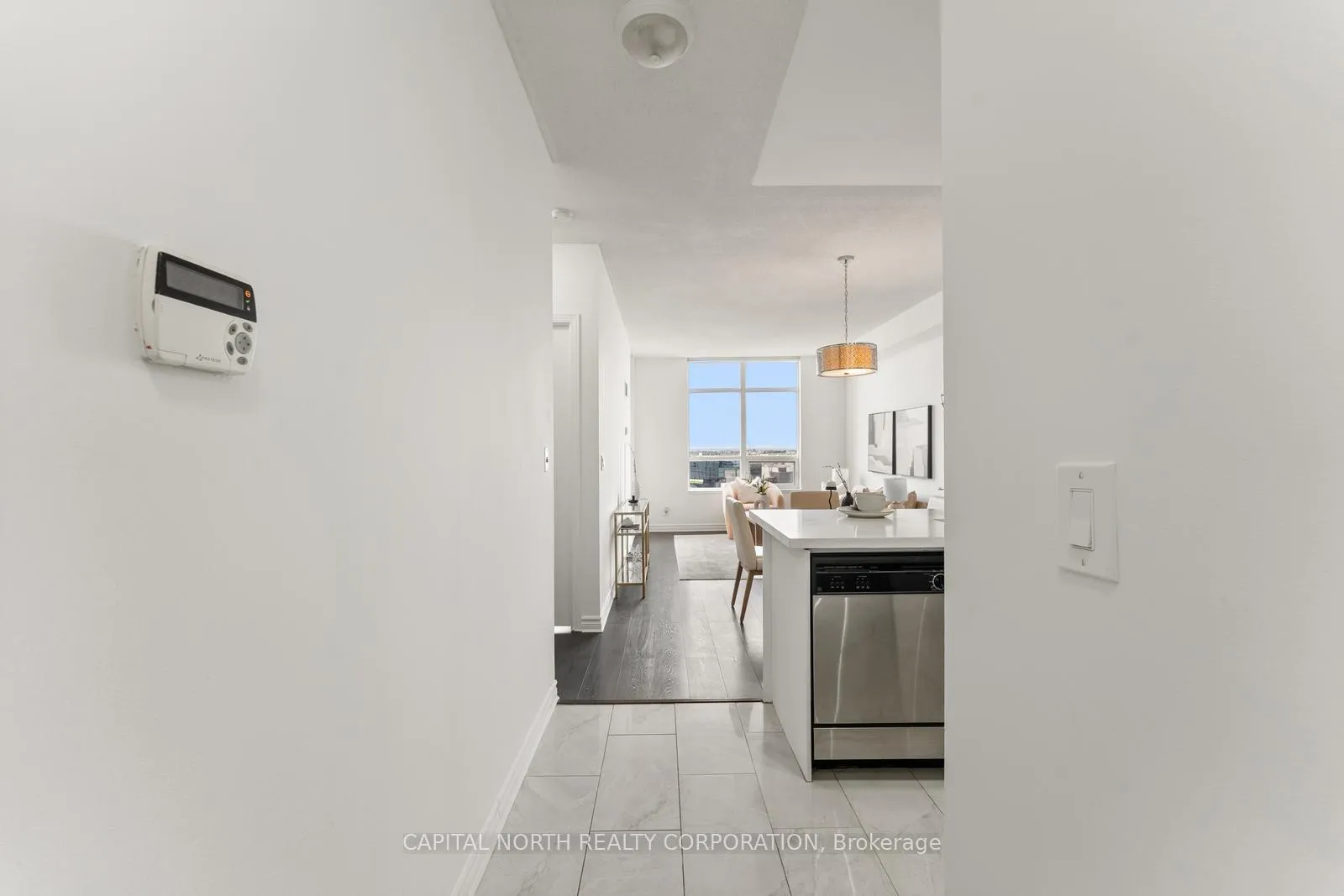 Photo 5 of Unit 915, 9225 Jane Street, Vaughan, Maple — HOMEH