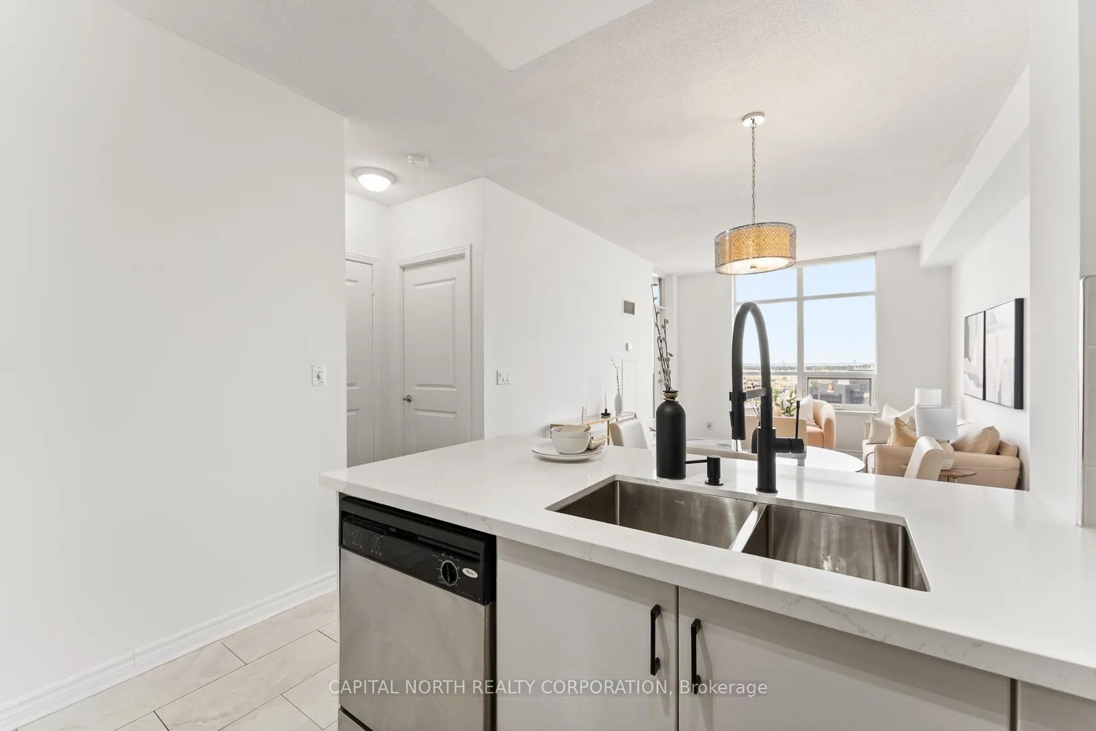 Photo 9 of Unit 915, 9225 Jane Street, Vaughan, Maple — HOMEH