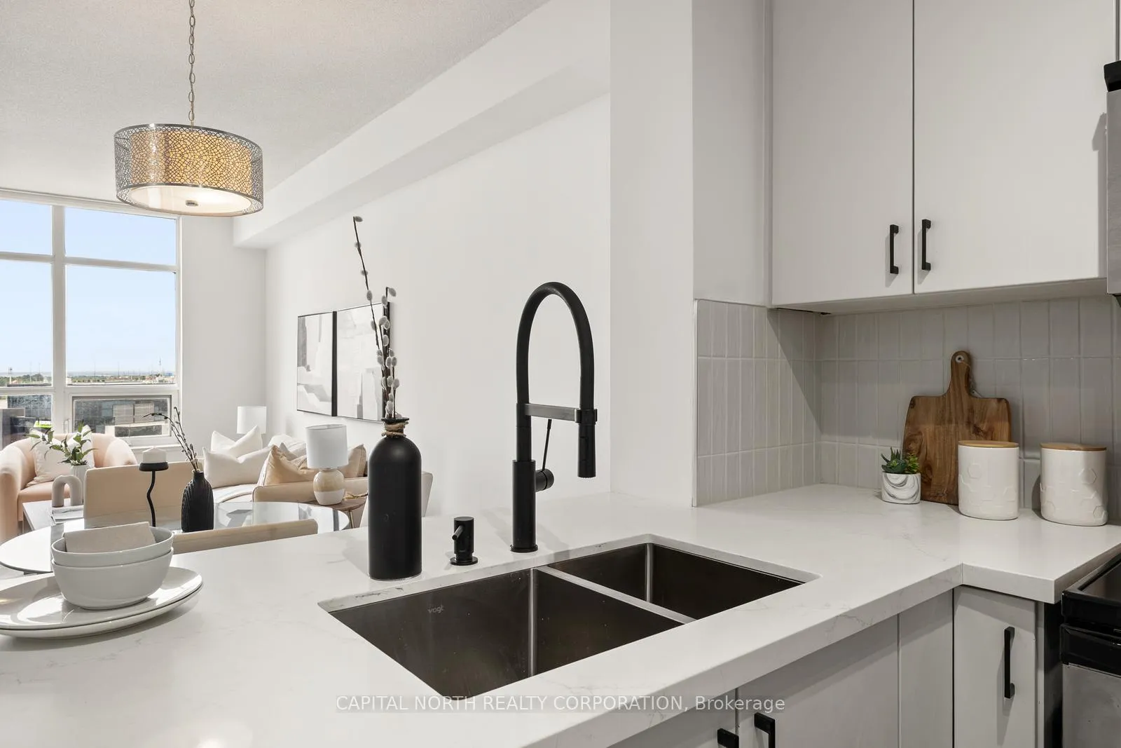 Photo 10 of Unit 915, 9225 Jane Street, Vaughan, Maple — HOMEH