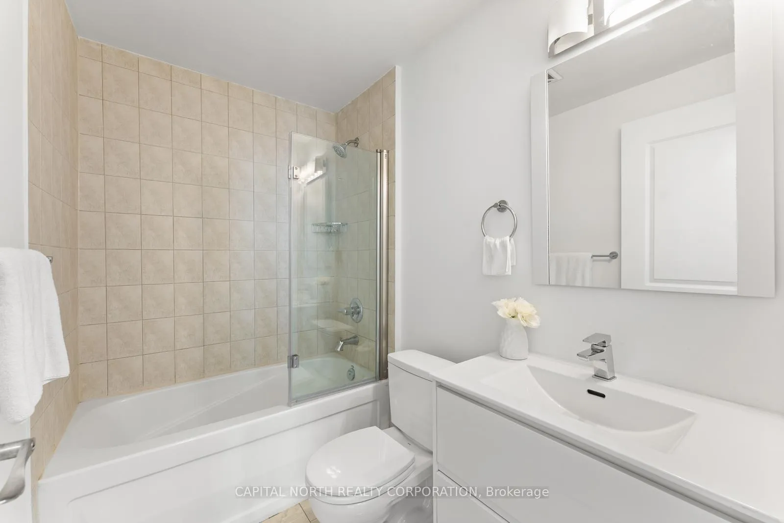 Photo 21 of Unit 915, 9225 Jane Street, Vaughan, Maple — HOMEH