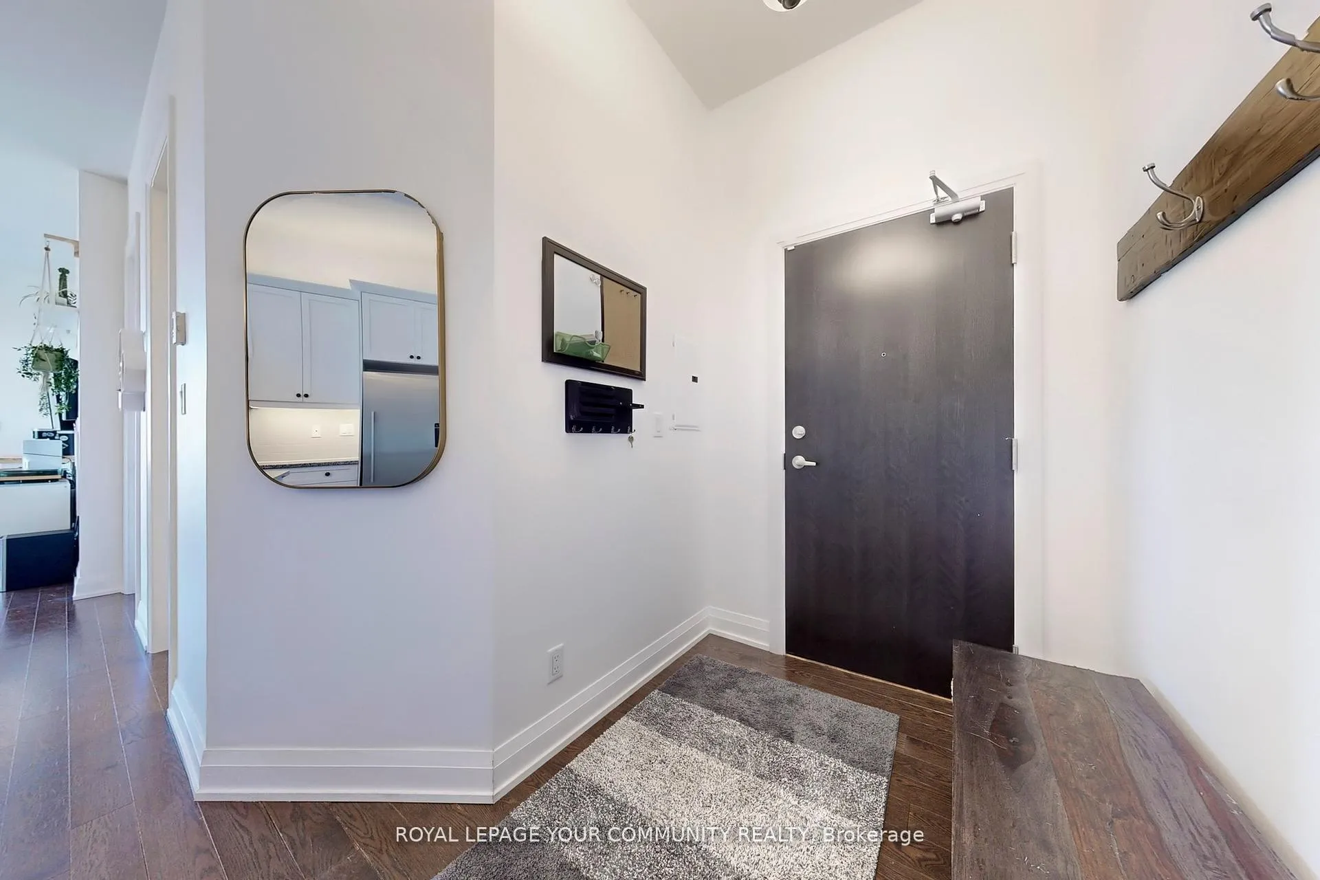 Photo 8 of Unit 702B, 15277 Yonge Street, Aurora, Aurora Village — HOMEH
