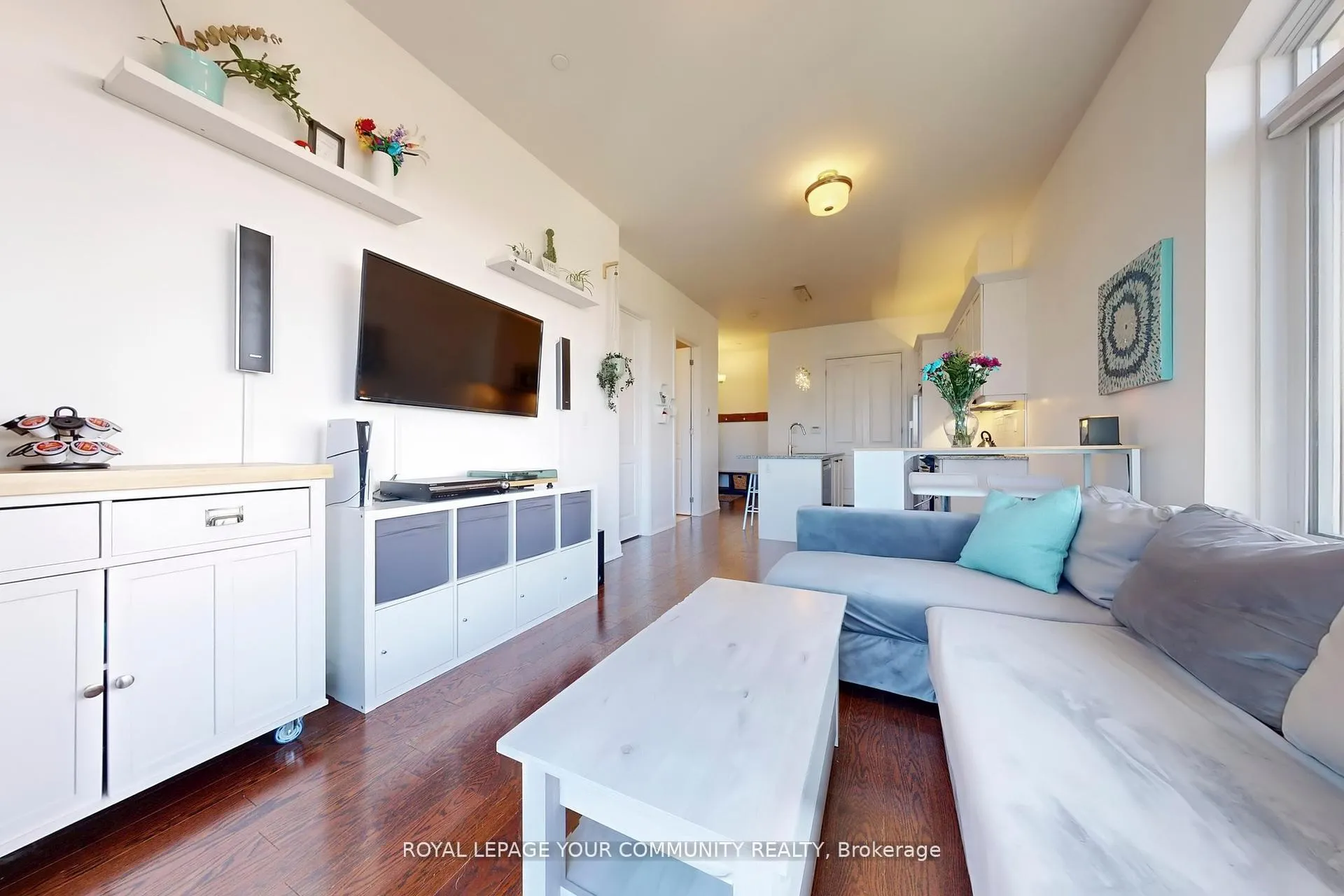 Photo 19 of Unit 702B, 15277 Yonge Street, Aurora, Aurora Village — HOMEH