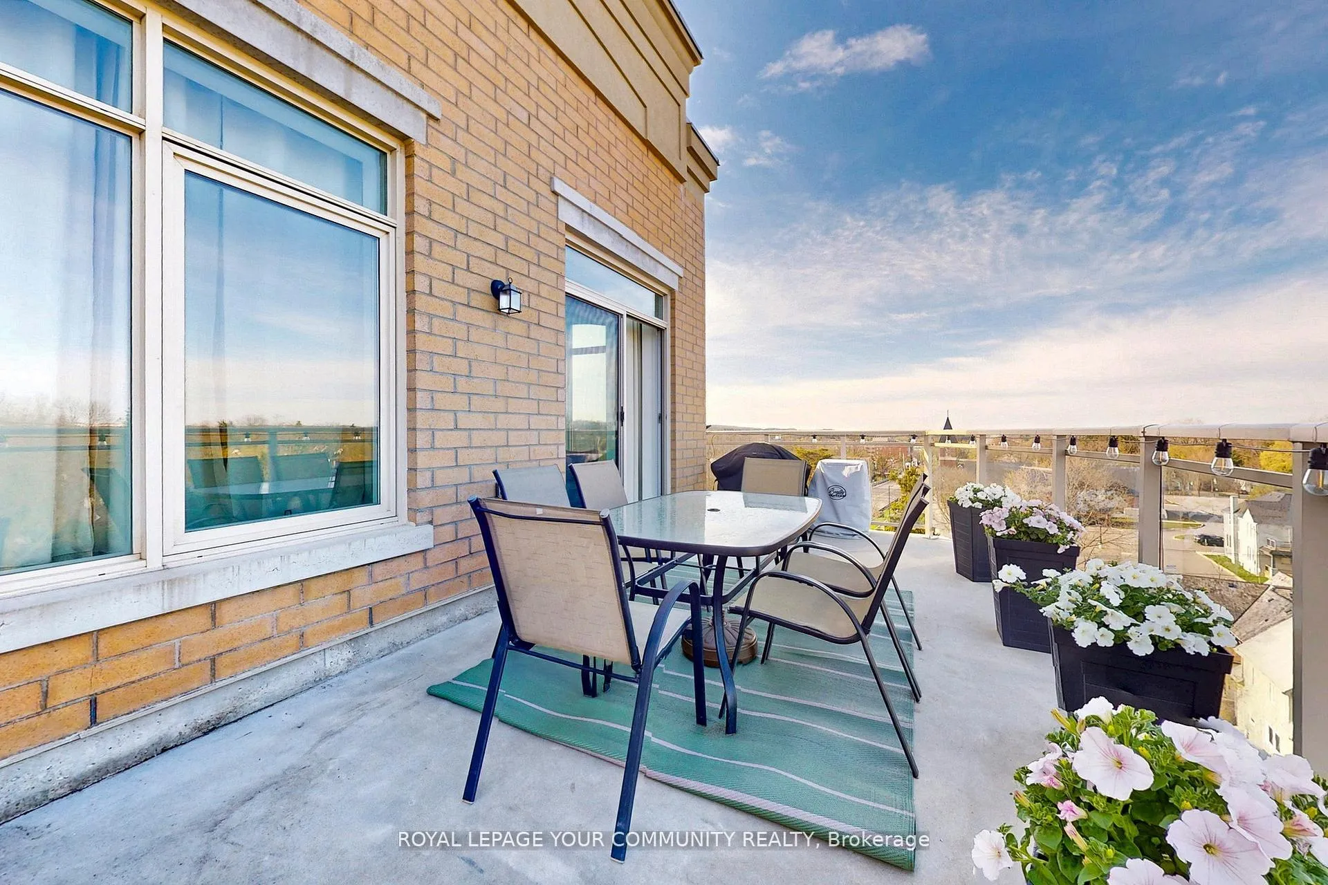 Photo 28 of Unit 702B, 15277 Yonge Street, Aurora, Aurora Village — HOMEH