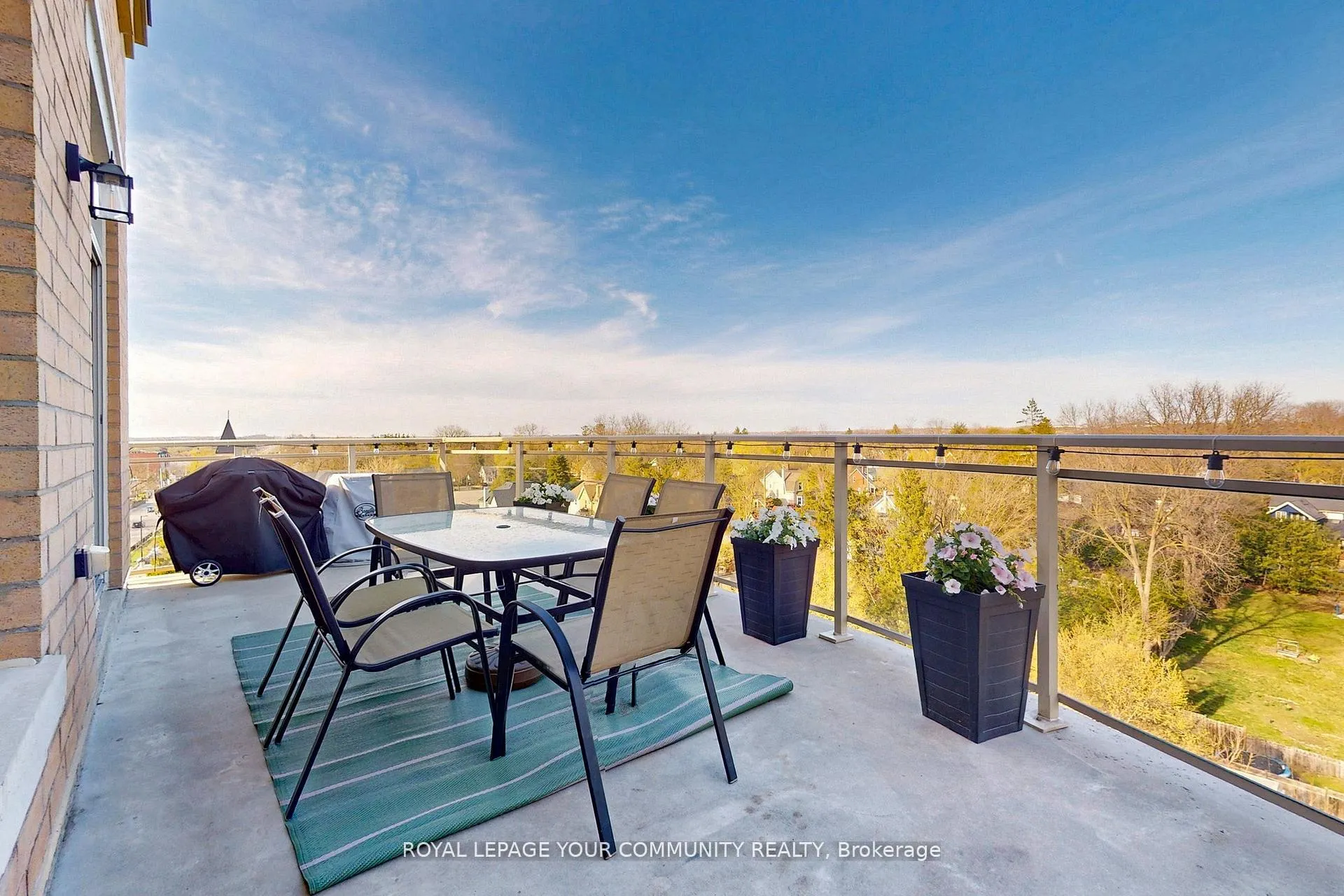 Photo 29 of Unit 702B, 15277 Yonge Street, Aurora, Aurora Village — HOMEH