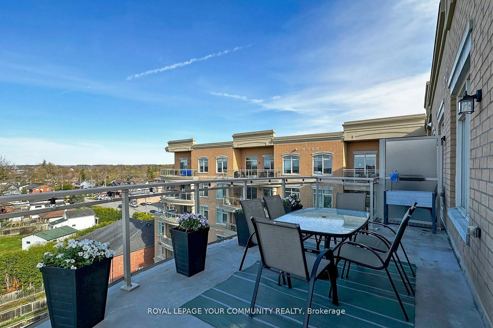 Photo 31 of Unit 702B, 15277 Yonge Street, Aurora, Aurora Village — HOMEH