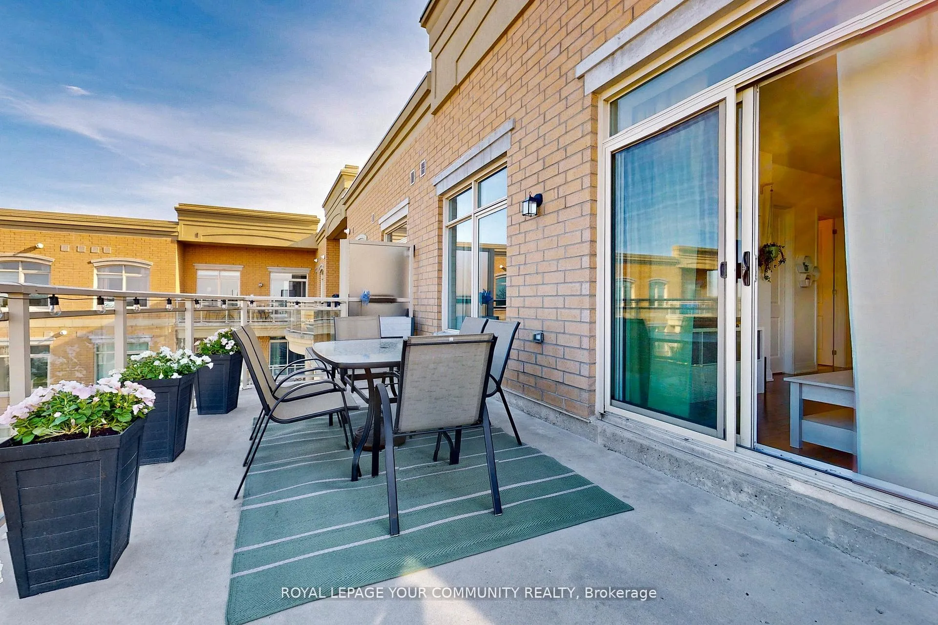 Photo 32 of Unit 702B, 15277 Yonge Street, Aurora, Aurora Village — HOMEH