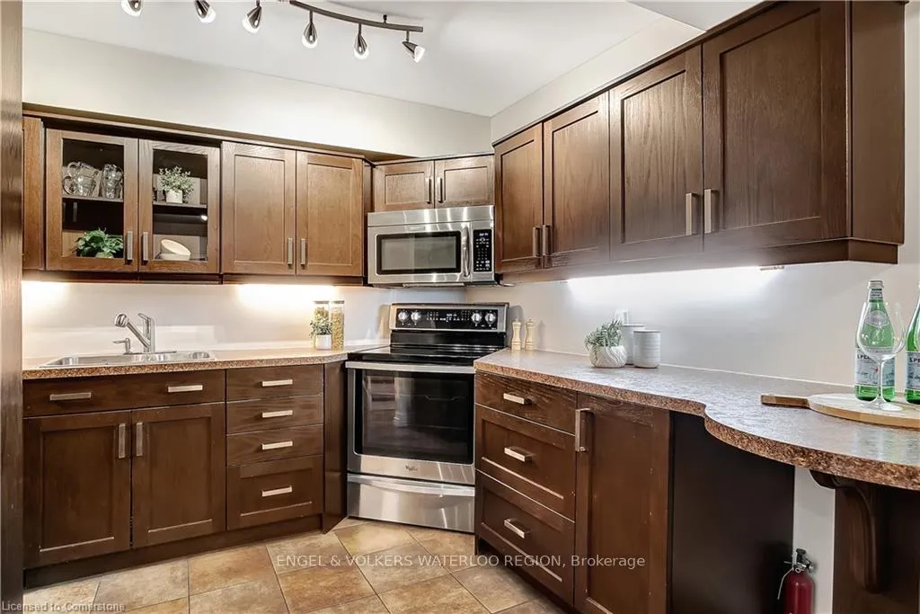 Photo 12 of Unit 25, 20 Paulander Drive, Kitchener — HOMEH