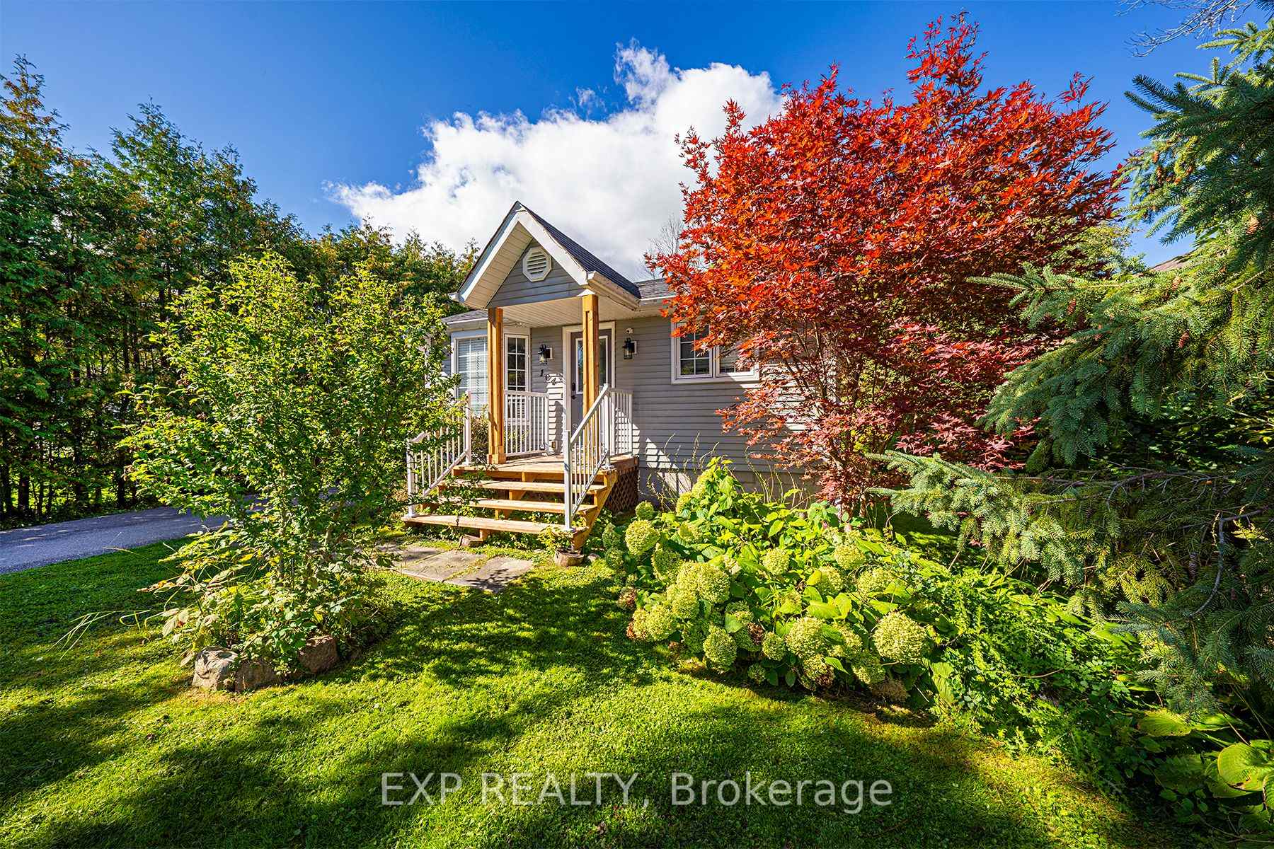 Photo 1 of 104 Maple Avenue, Georgina, Sutton & Jackson's Point — HOMEH
