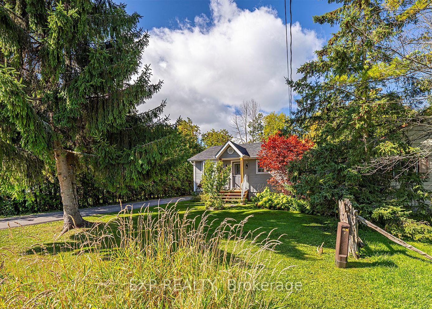 Photo 2 of 104 Maple Avenue, Georgina, Sutton & Jackson's Point — HOMEH