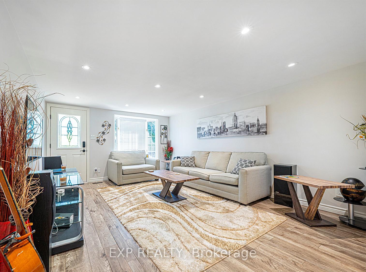 Photo 7 of 104 Maple Avenue, Georgina, Sutton & Jackson's Point — HOMEH