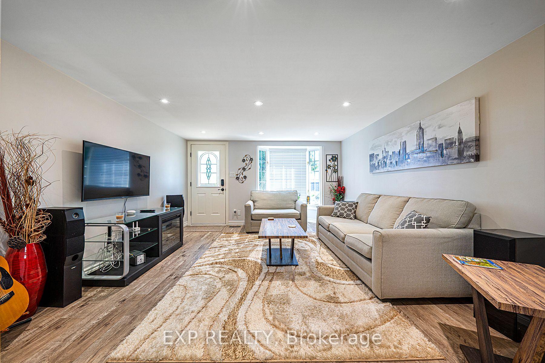 Photo 8 of 104 Maple Avenue, Georgina, Sutton & Jackson's Point — HOMEH
