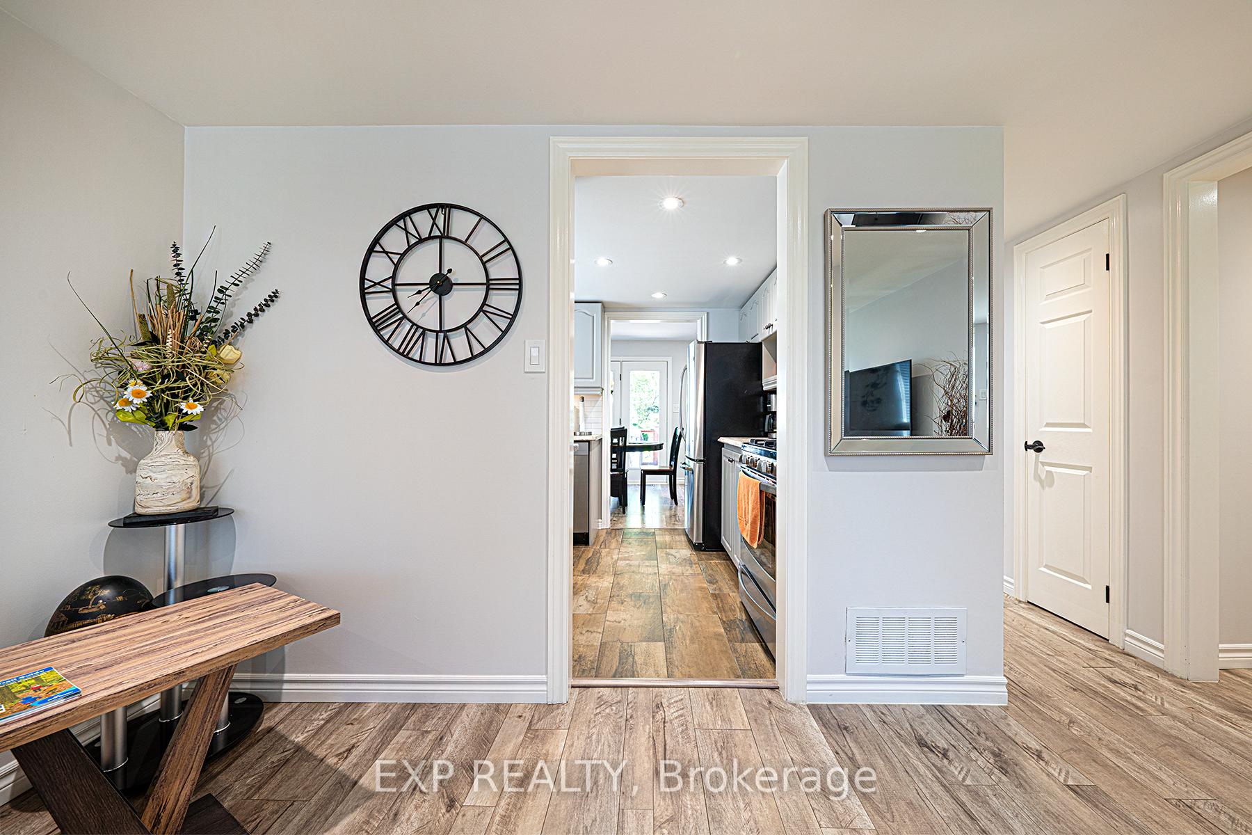 Photo 9 of 104 Maple Avenue, Georgina, Sutton & Jackson's Point — HOMEH