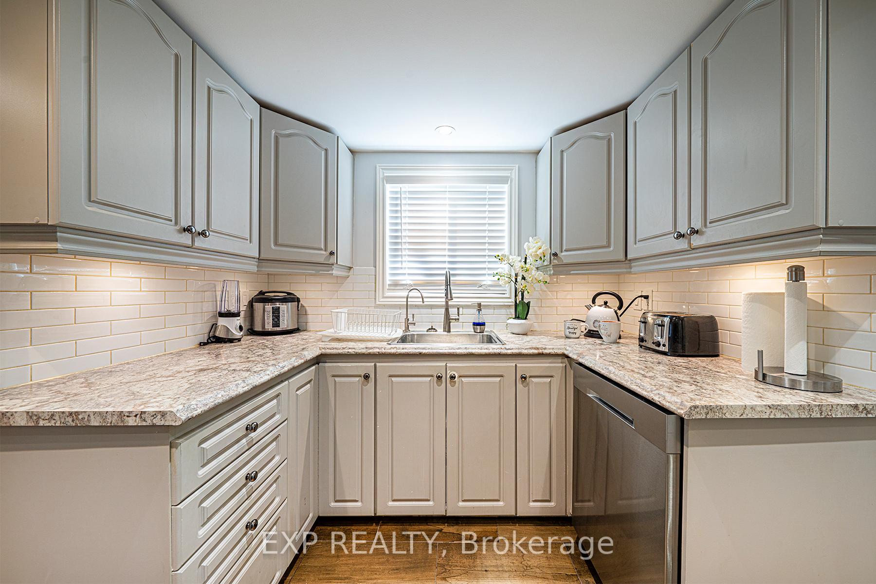 Photo 11 of 104 Maple Avenue, Georgina, Sutton & Jackson's Point — HOMEH