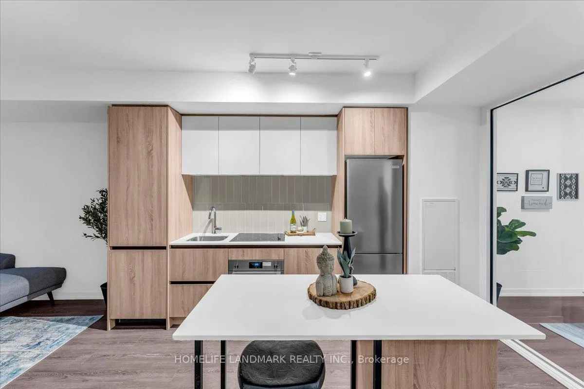 Photo 11 of Unit 311, 8 Beverley Glen Boulevard N, Vaughan, Beverley Glen — HOMEH