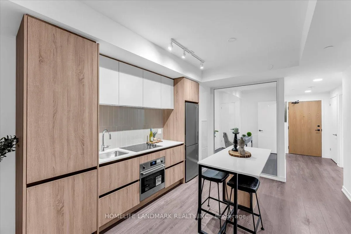 Photo 12 of Unit 311, 8 Beverley Glen Boulevard N, Vaughan, Beverley Glen — HOMEH