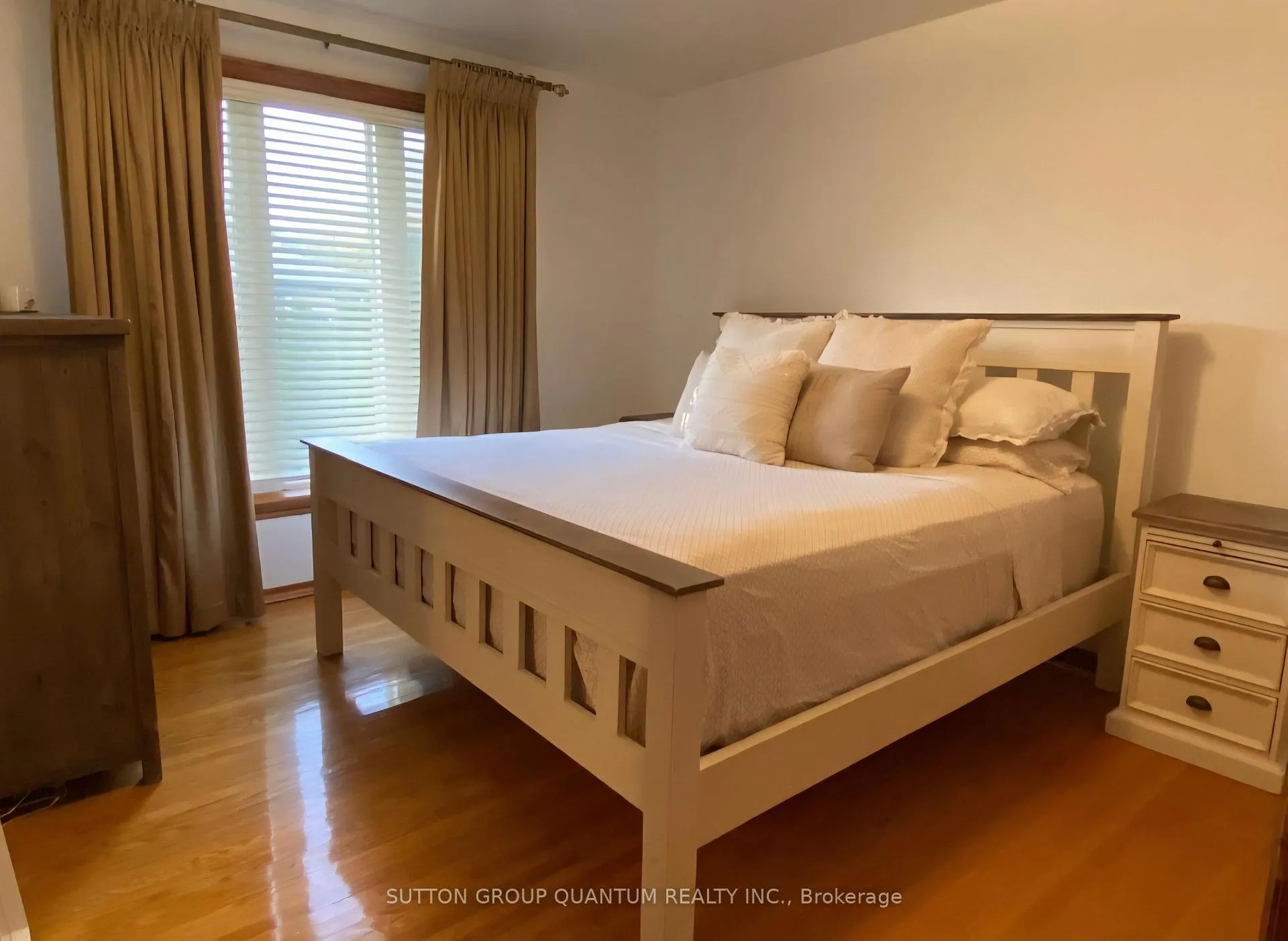 Photo 6 of 86 Dunbar Road, Mississauga, Cooksville — HOMEH