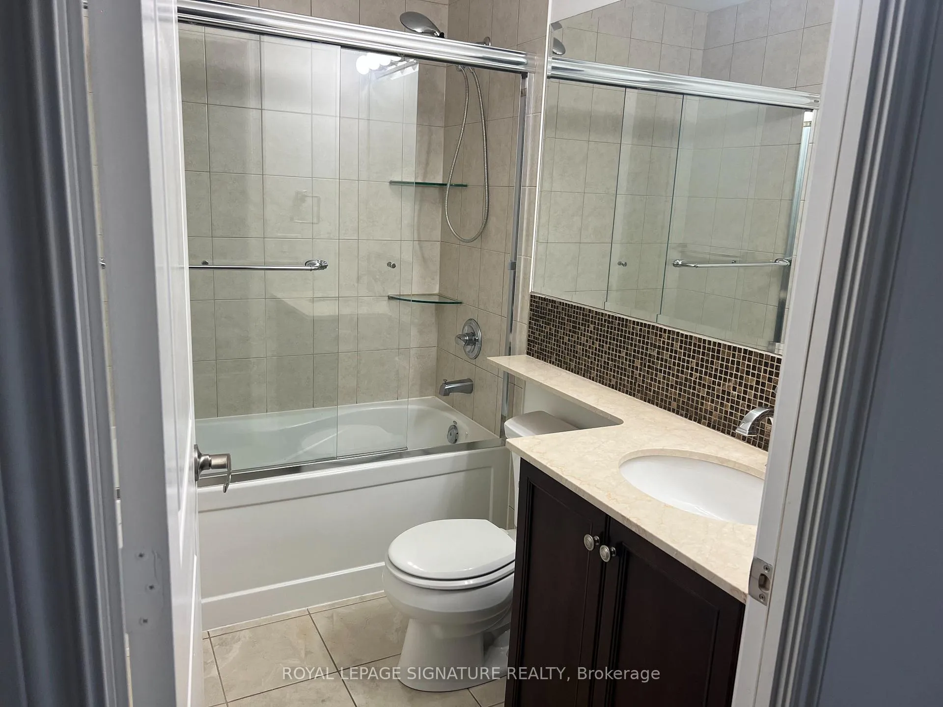 Photo 2 of Unit 701, 9245 Jane Street, Vaughan, Maple — HOMEH