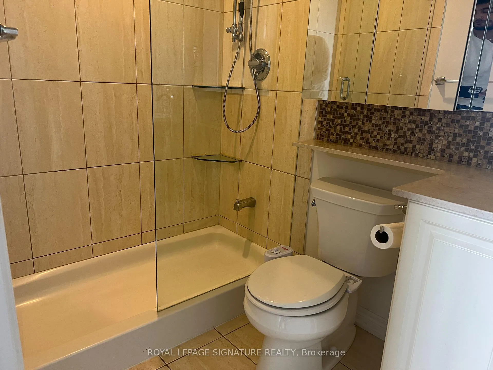 Photo 11 of Unit 701, 9245 Jane Street, Vaughan, Maple — HOMEH