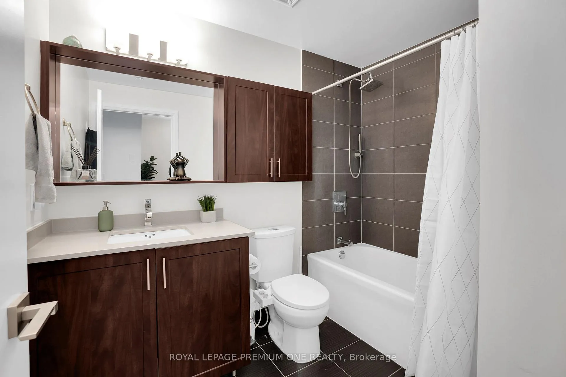 Photo 7 of Unit 1803, 3600 Highway 7 Road, Vaughan, Vaughan Corporate Centre — HOMEH