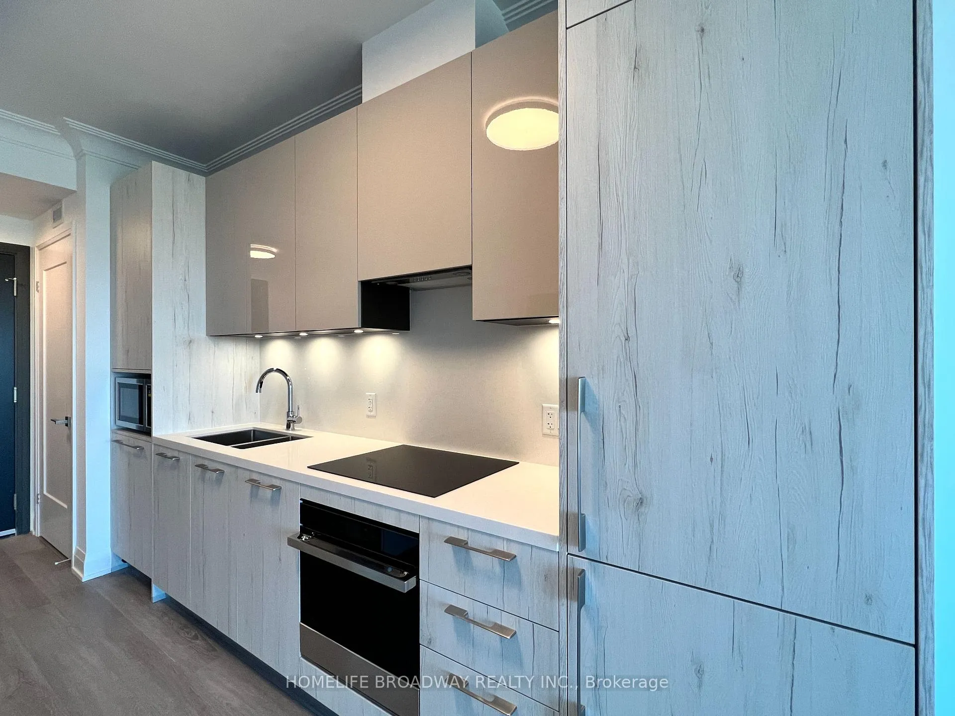 Photo 4 of Unit 3908, 8 Water Walk Drive, Markham, Unionville — HOMEH