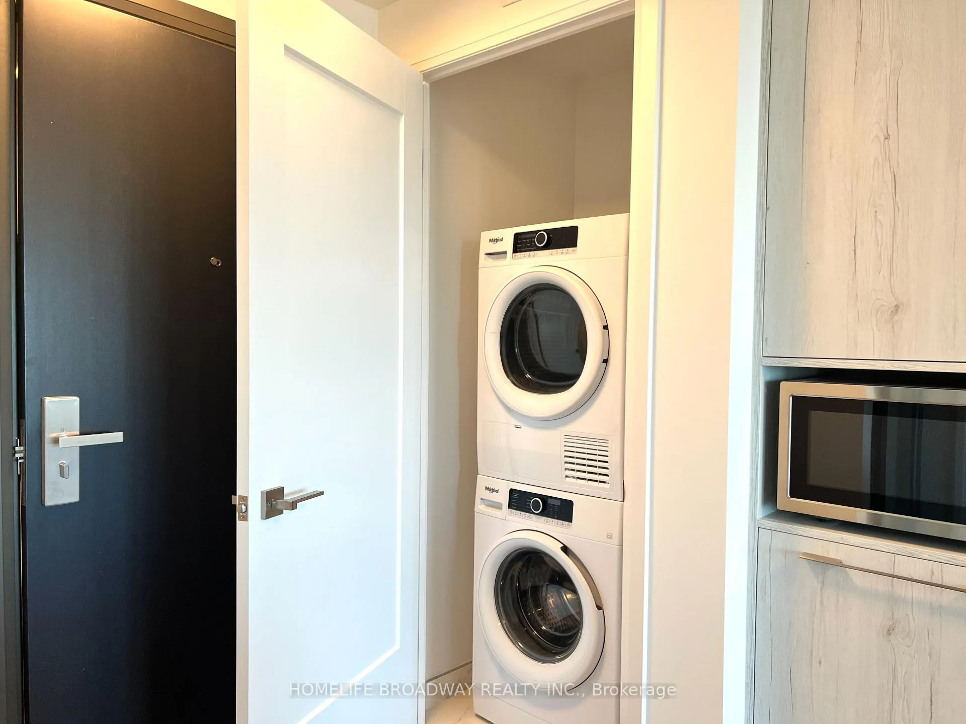 Photo 10 of Unit 3908, 8 Water Walk Drive, Markham, Unionville — HOMEH
