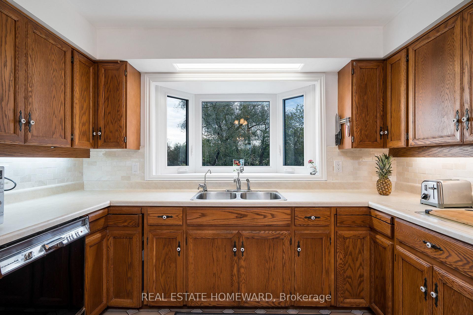Photo 13 of 1602 County Rd 7, Clearview, Stayner — HOMEH