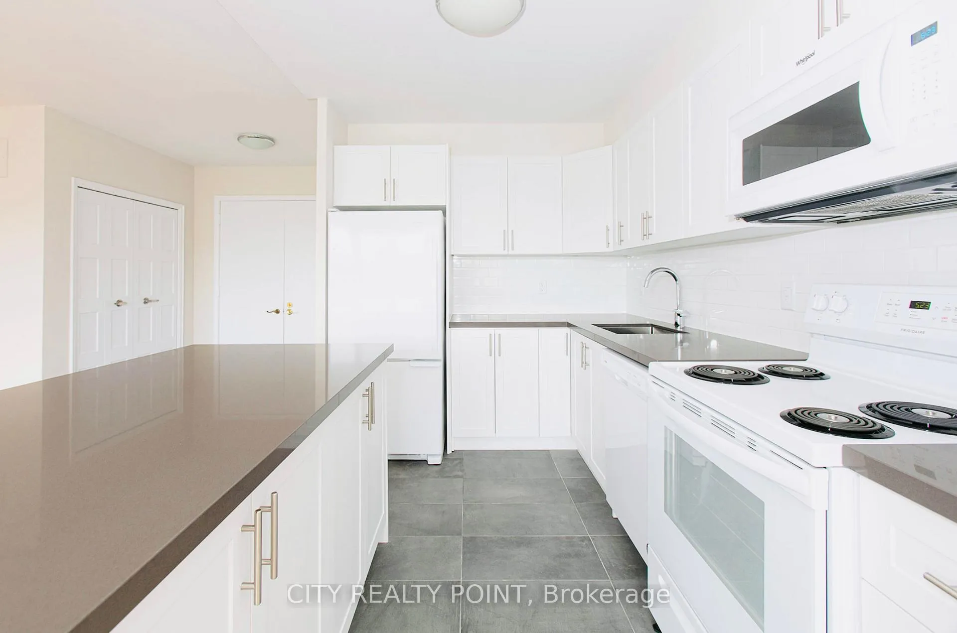 Photo 1 of Unit 904, 10 Shallmar Boulevard, Toronto, Forest Hill North — HOMEH