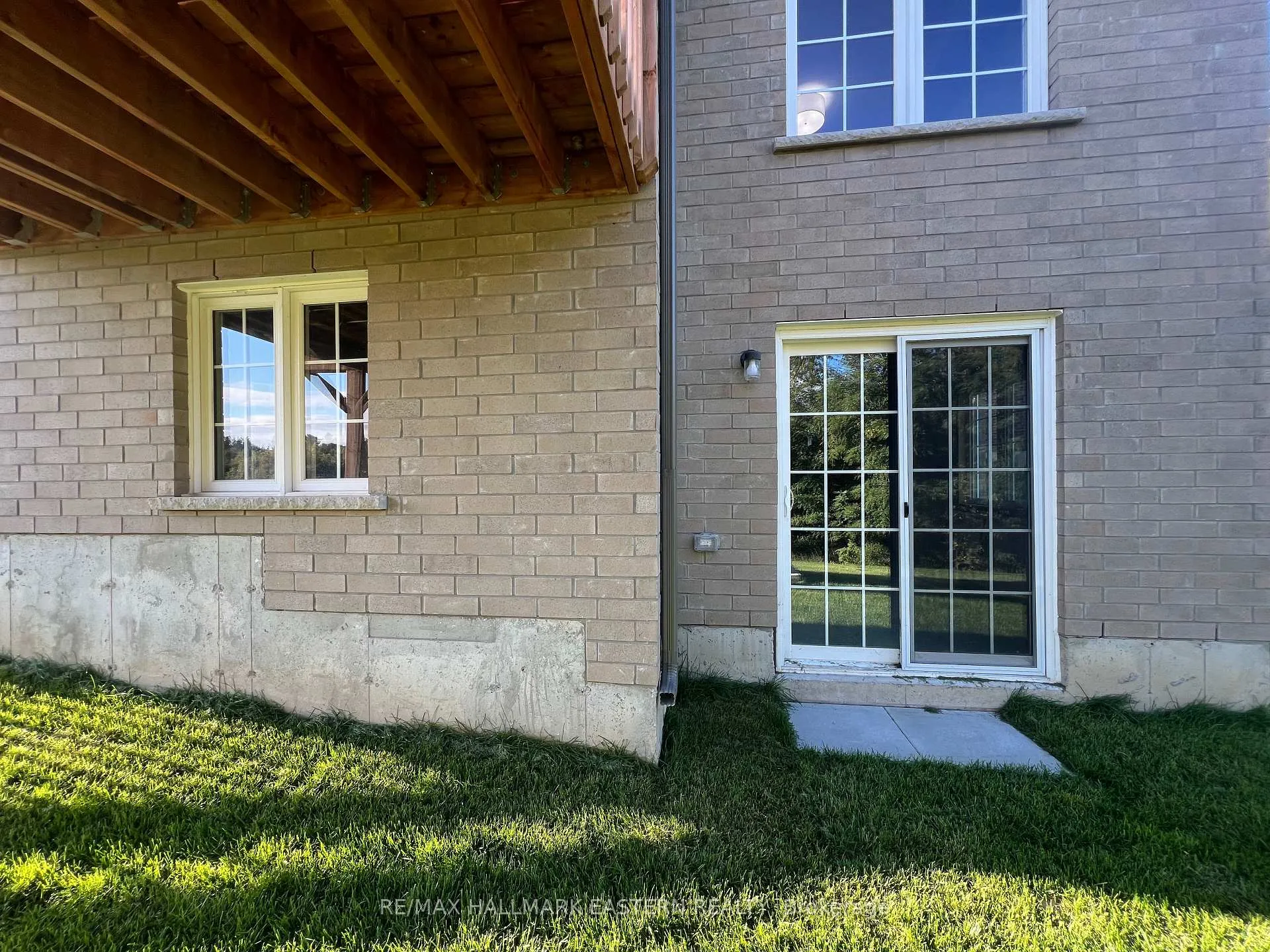 Photo 9 of 37 Coldbrook Drive, Cavan Monaghan, Cavan Twp — HOMEH