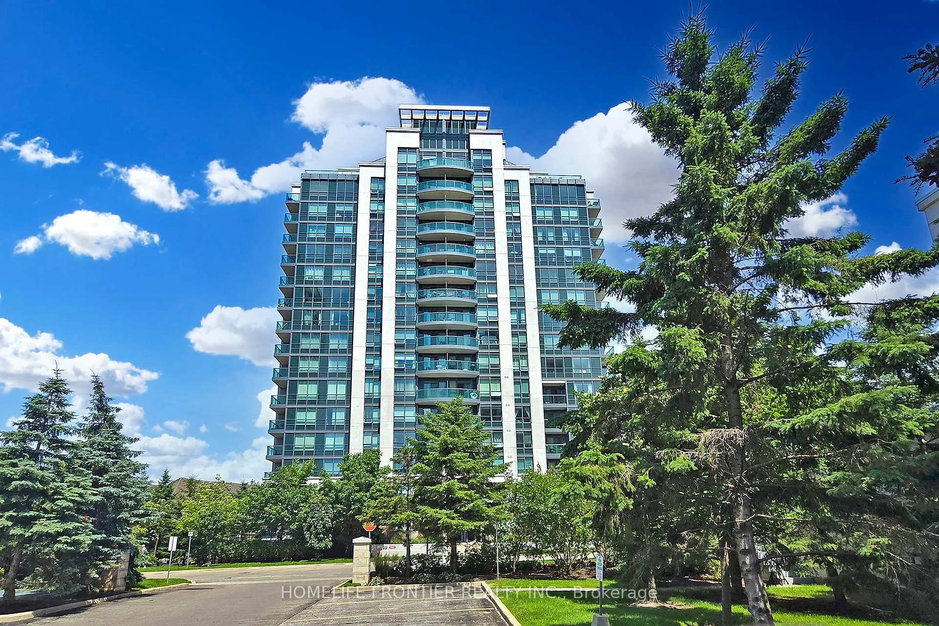 Front of Unit 619, 30 North Park Road