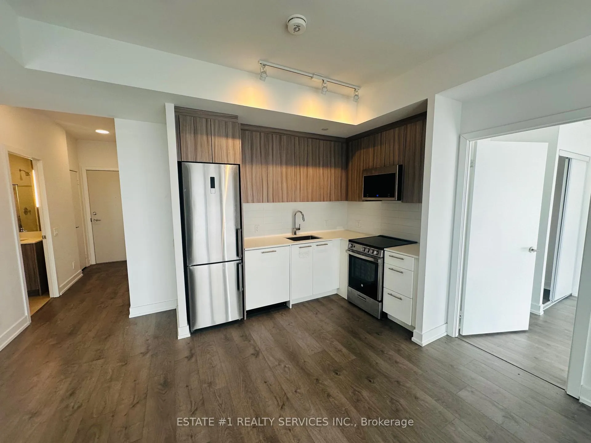 Photo 4 of Unit 701, 215 Veterans Drive, Brampton, Northwest Brampton — HOMEH