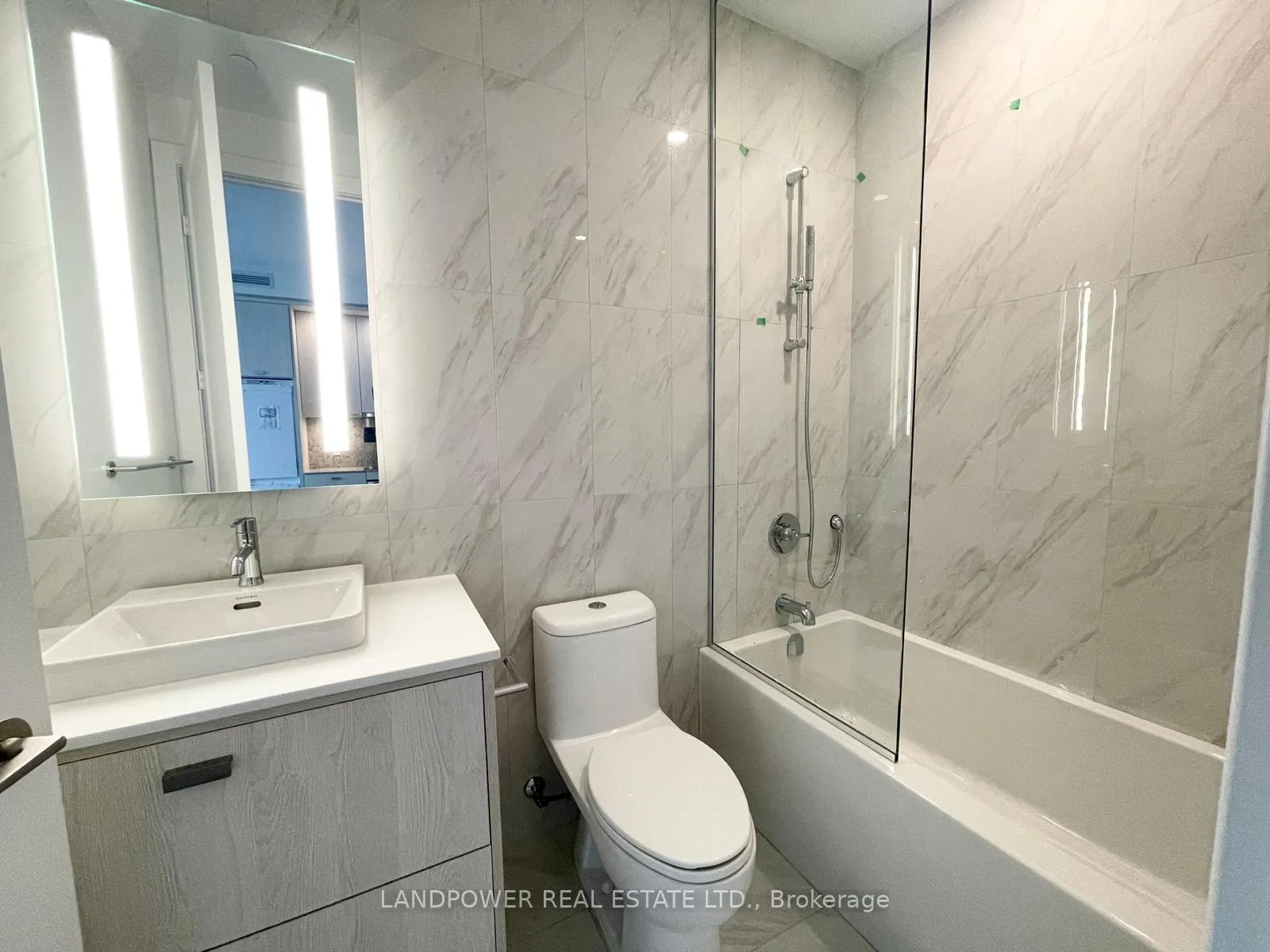 Photo 6 of Unit 1911, 480 Front Street W, Toronto, Waterfront Communities — HOMEH