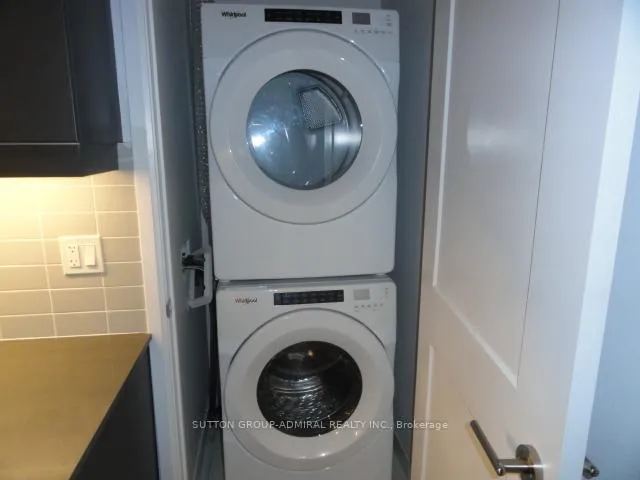 Photo 6 of Unit 3, 1010 Portage Parkway, Vaughan, Concord — HOMEH