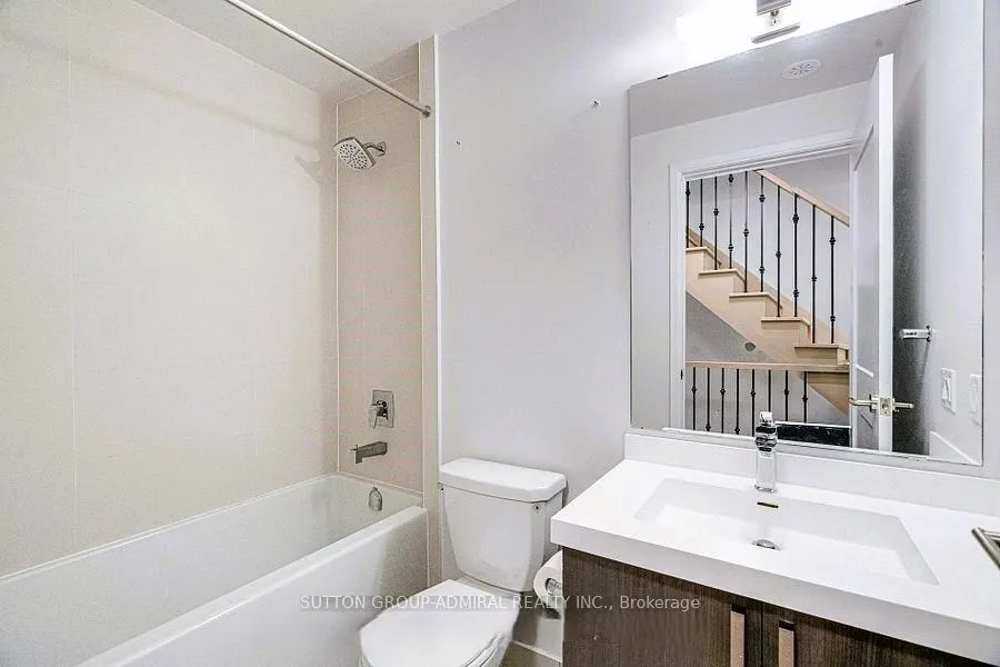 Photo 10 of Unit 3, 1010 Portage Parkway, Vaughan, Concord — HOMEH