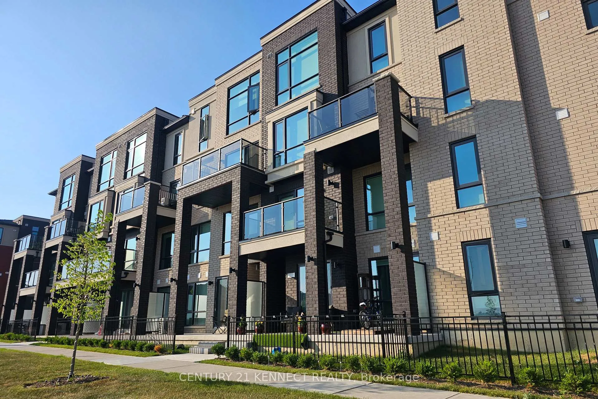 Photo 32 of Unit 12, 5 Romilly Avenue, Brampton, Northwest Brampton — HOMEH