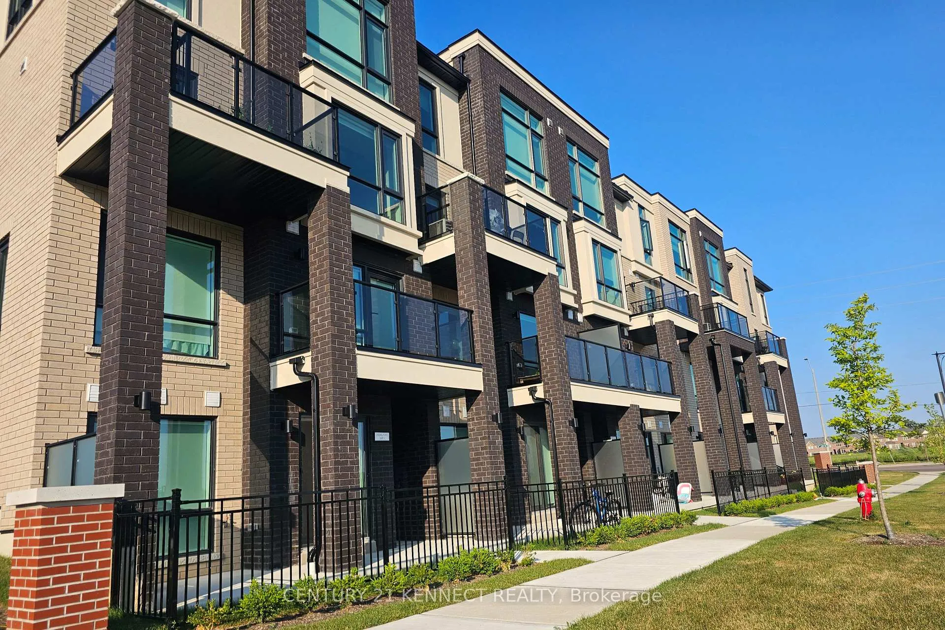 Photo 33 of Unit 12, 5 Romilly Avenue, Brampton, Northwest Brampton — HOMEH