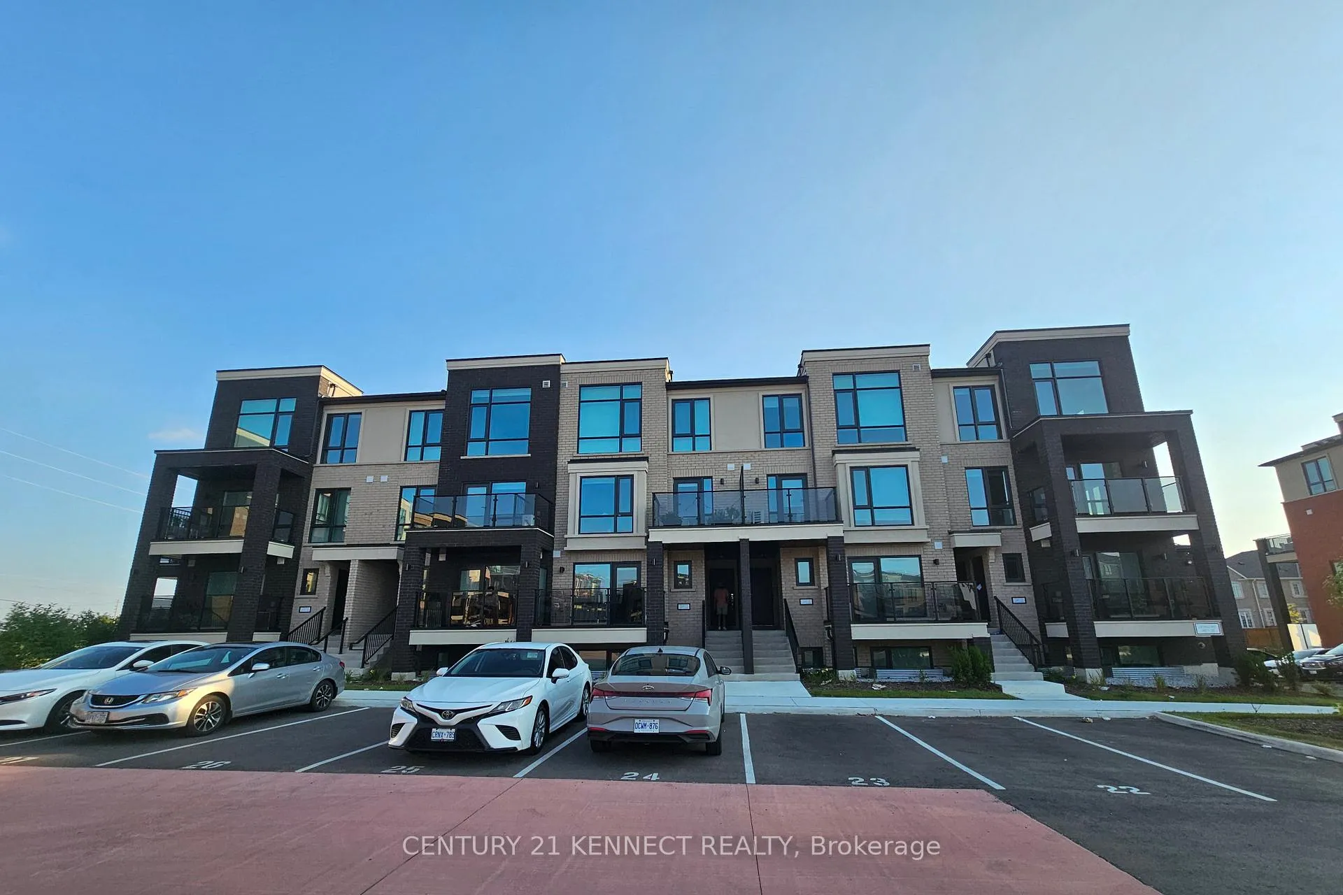 Photo 34 of Unit 12, 5 Romilly Avenue, Brampton, Northwest Brampton — HOMEH