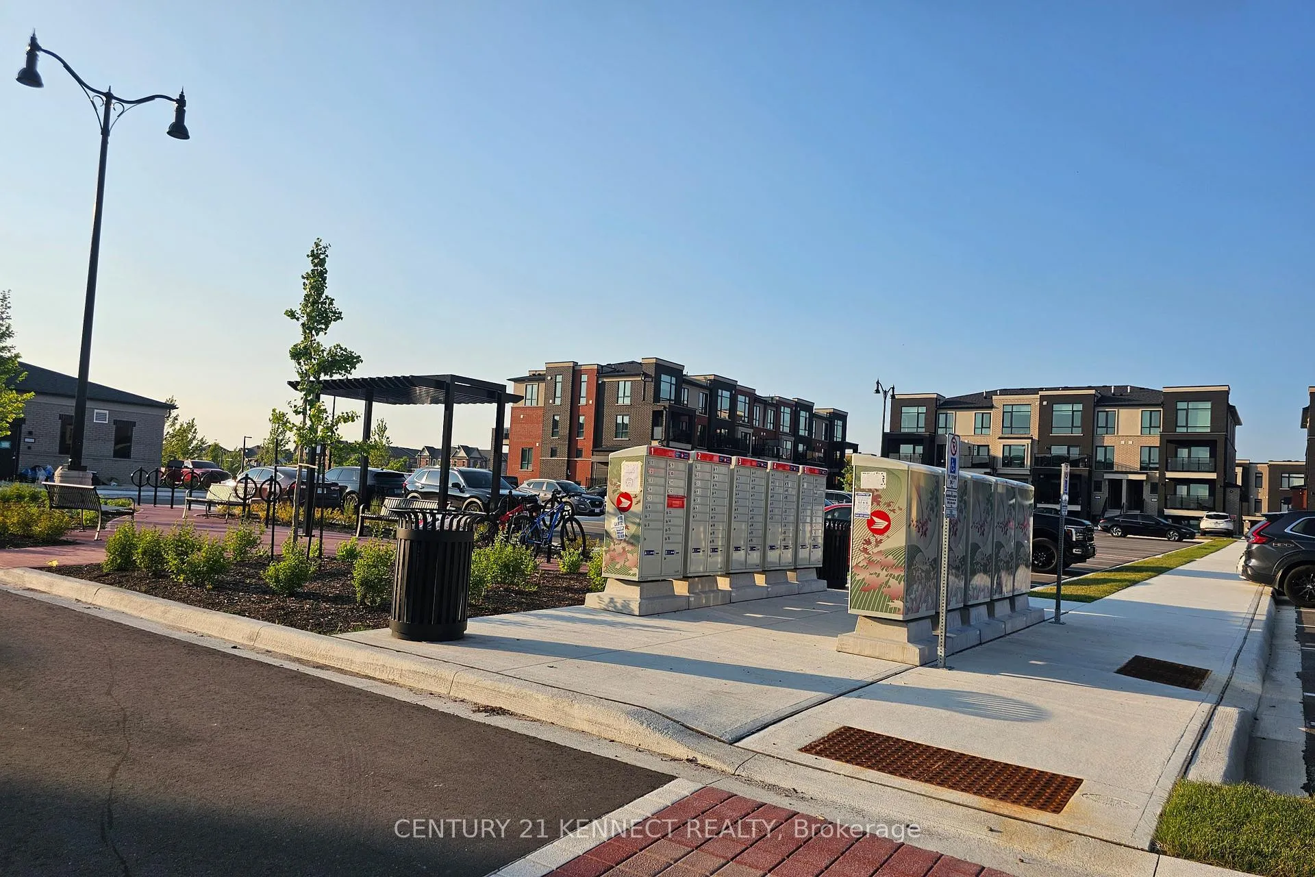 Photo 35 of Unit 12, 5 Romilly Avenue, Brampton, Northwest Brampton — HOMEH