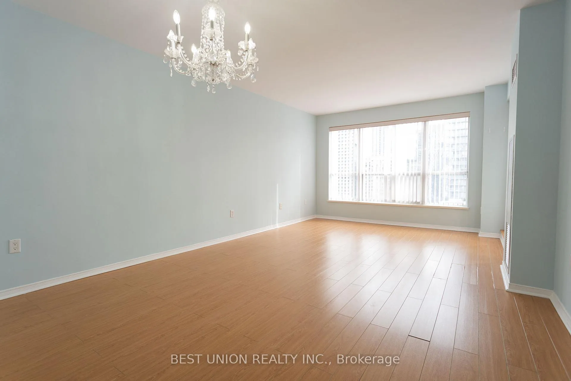 Front of Unit 2206, 909 Bay Street
