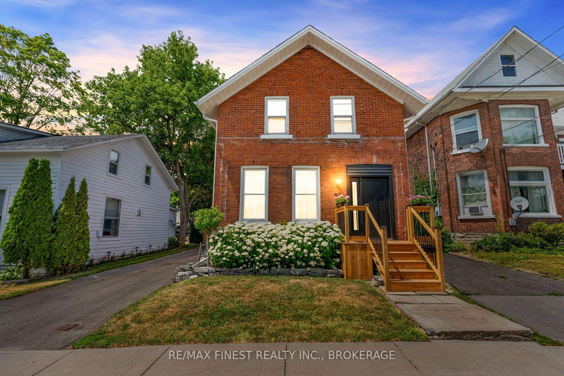 Front of 55 Bridge Street W
