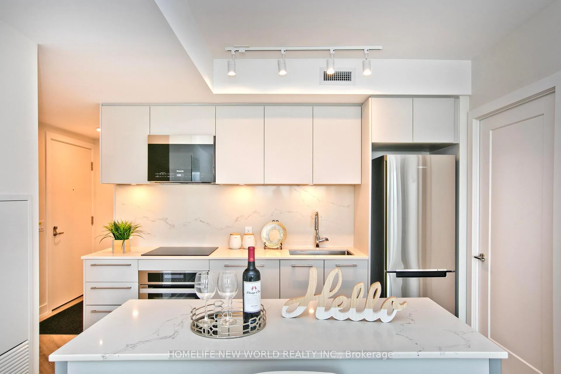 Photo 9 of Unit 919, 8 Cedarland Drive, Markham, Unionville — HOMEH