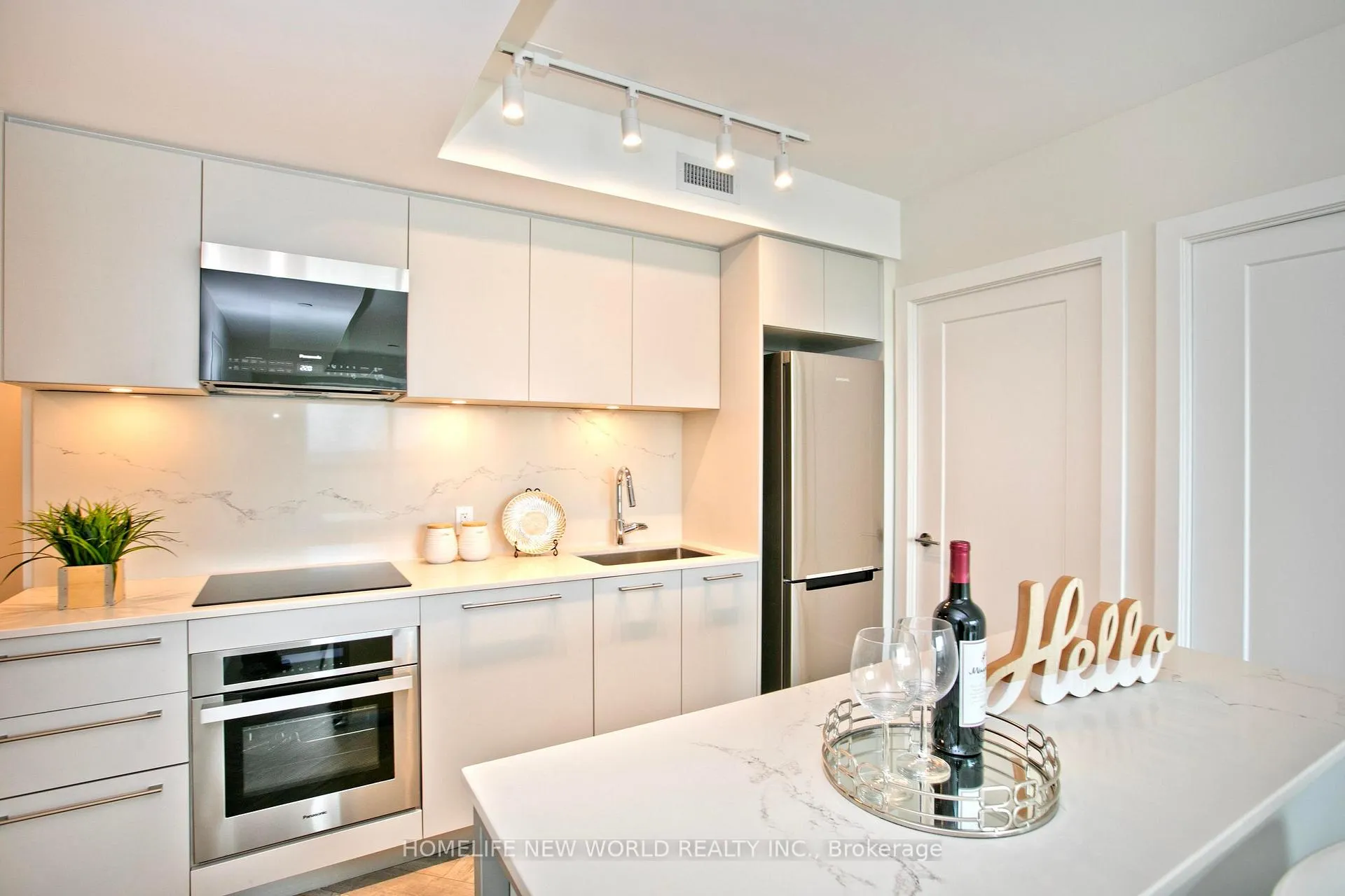 Photo 11 of Unit 919, 8 Cedarland Drive, Markham, Unionville — HOMEH