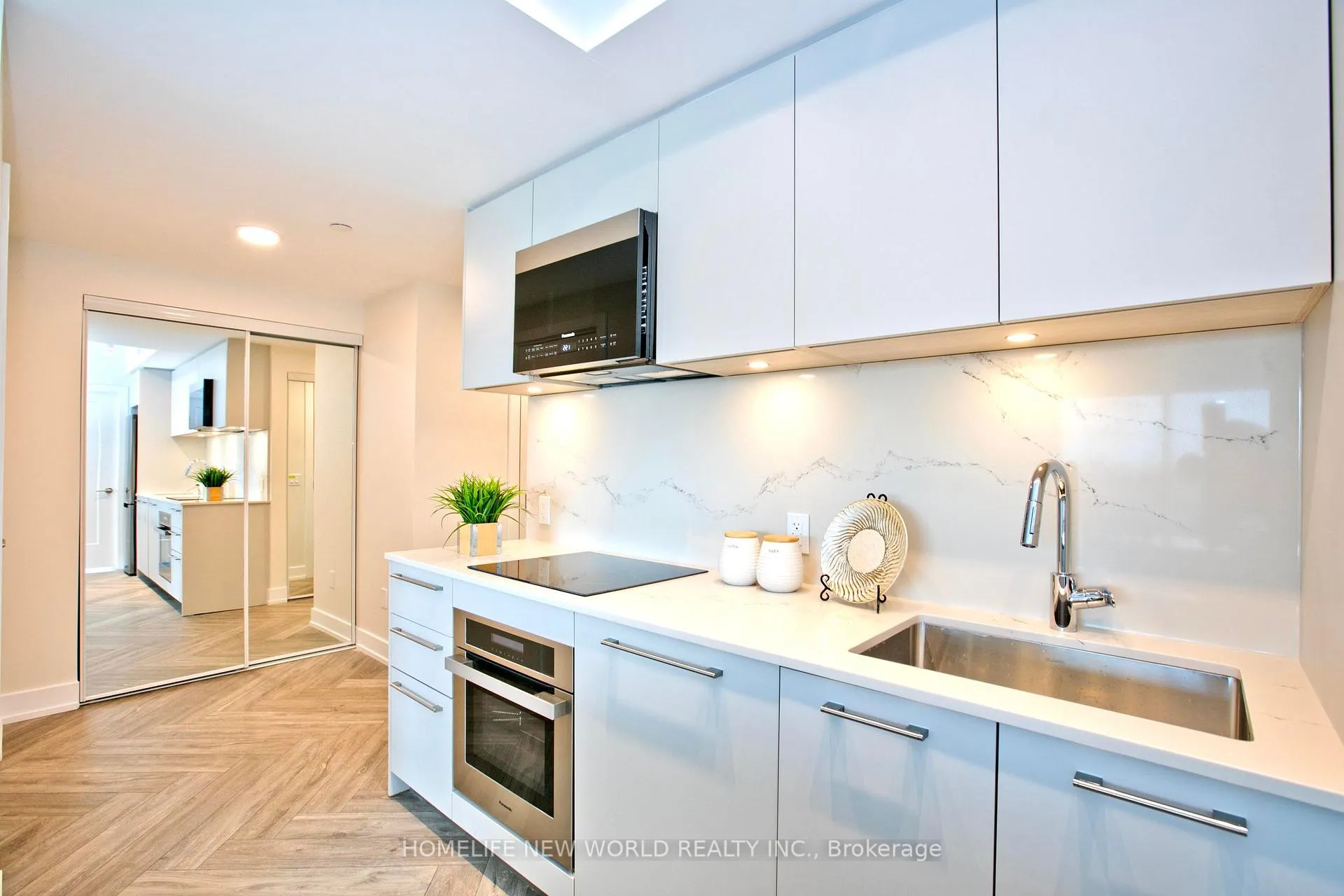 Photo 12 of Unit 919, 8 Cedarland Drive, Markham, Unionville — HOMEH